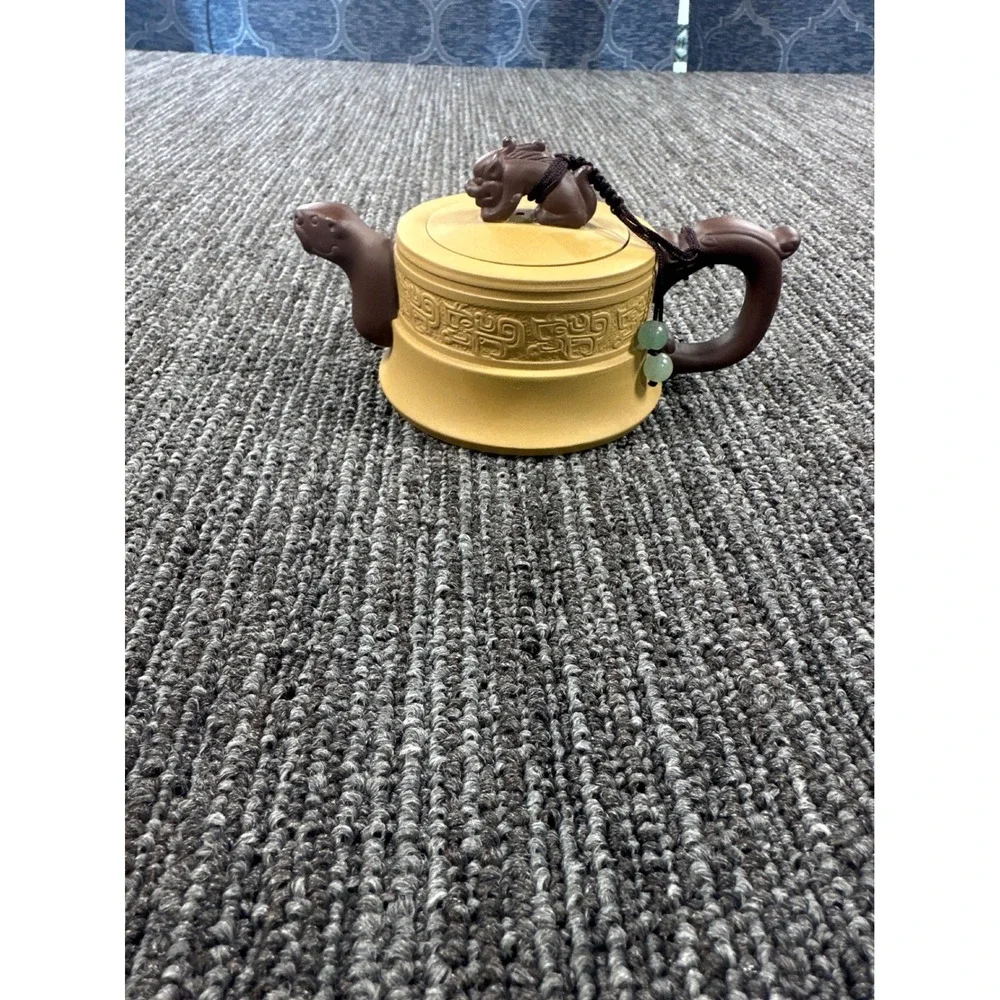 Yixing Zisha Clay Teapot Mythical Beast Pixiu Finial Two-Tone Yellow Brown Tea